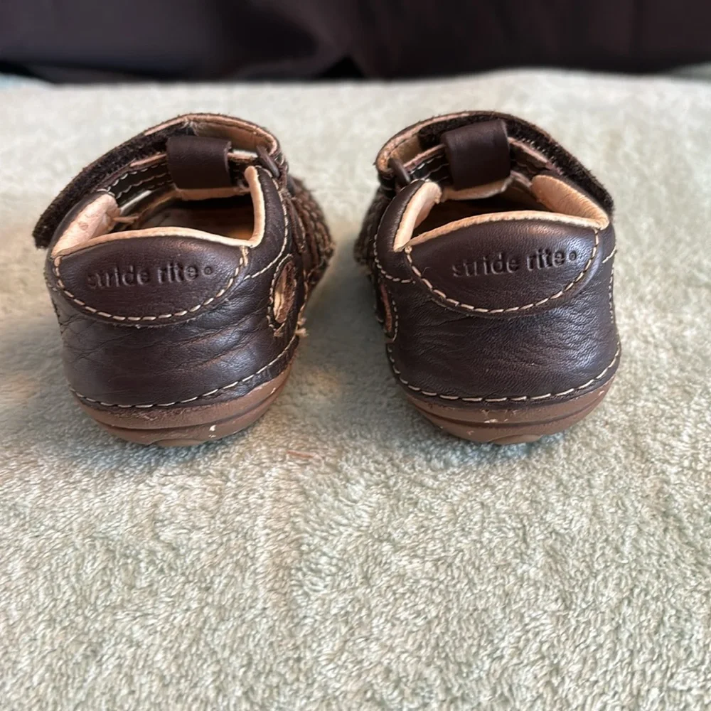 Stride Rite infant shoe with sensory response technology size 3W